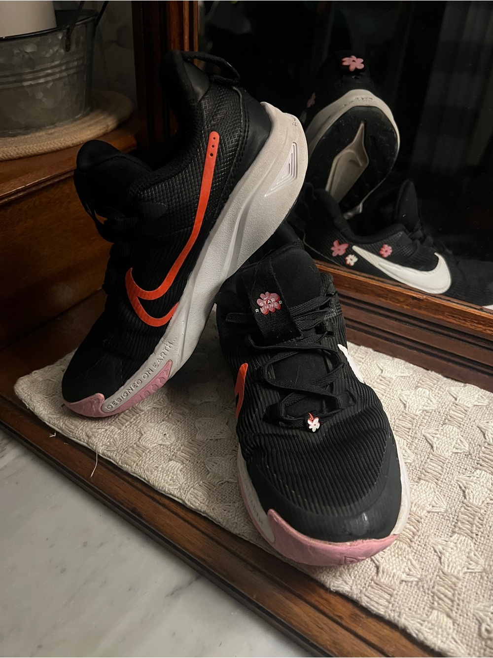 NIKE Star Runner 4 Next Nature SE Floral Casual Sneakers Black Pink Girl's Sz 2